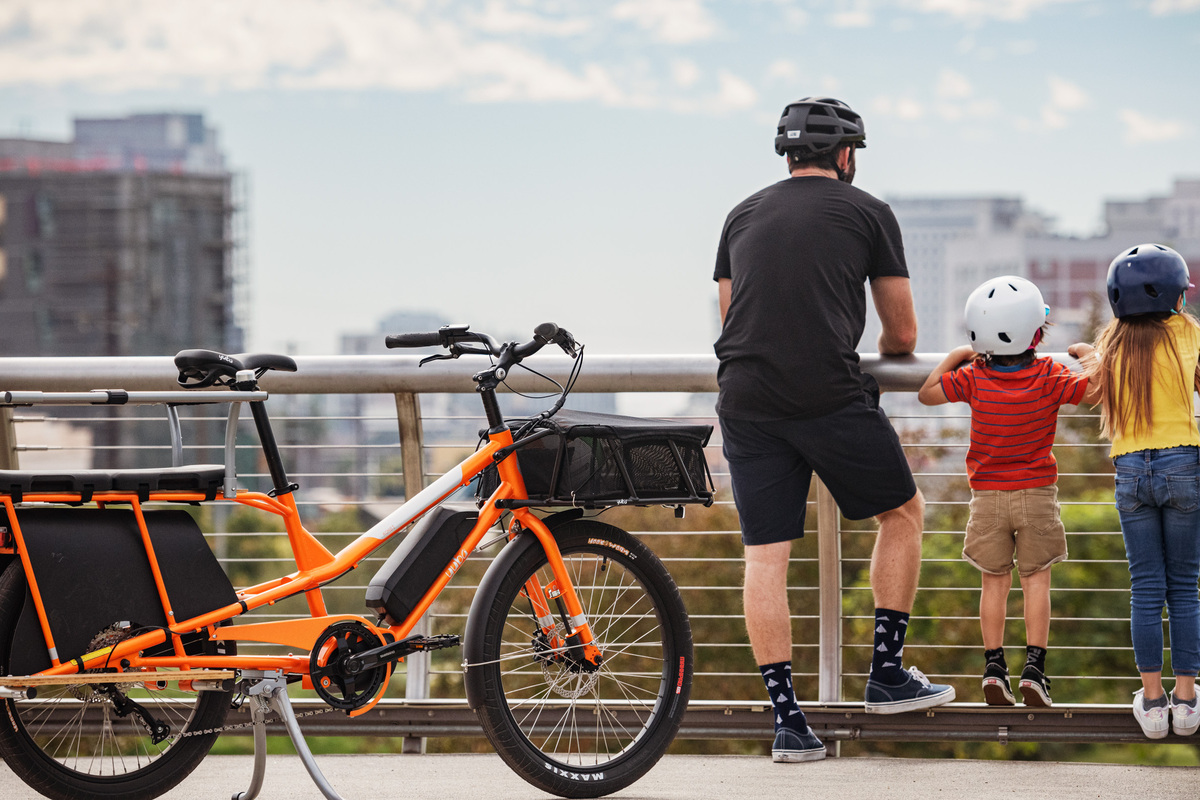 yuba_bikes_kombie5_orange_bread_basket_monkey_bars_softspot_kids-2-1-1-2