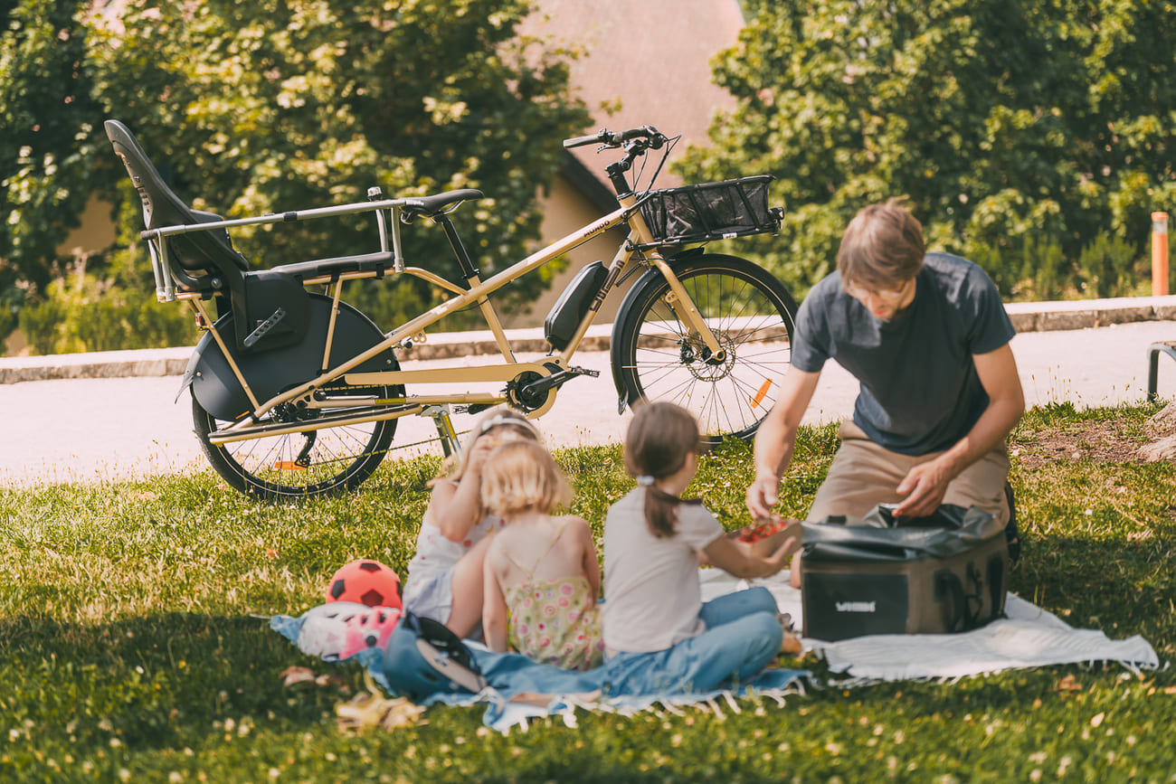 yuba_bikes_mundo_ep8_sand_monkeybars_yepp_breadbasket_grabgo_kids_park-3