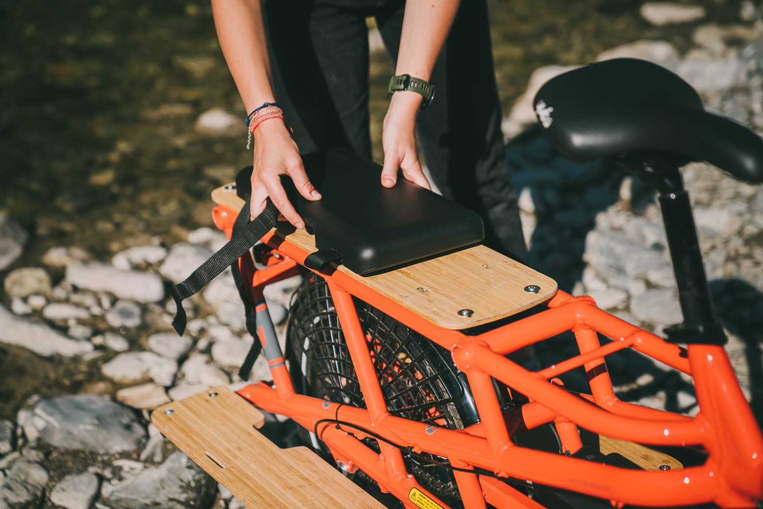 yuba_bikes_spicycurry_red_addons_closeup_softspot_deck_sideboards-1